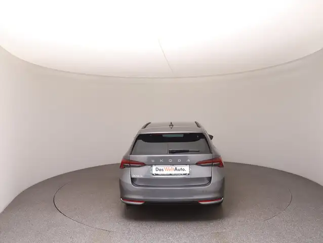 Skoda Octavia view 6