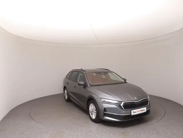 Skoda Octavia view 2