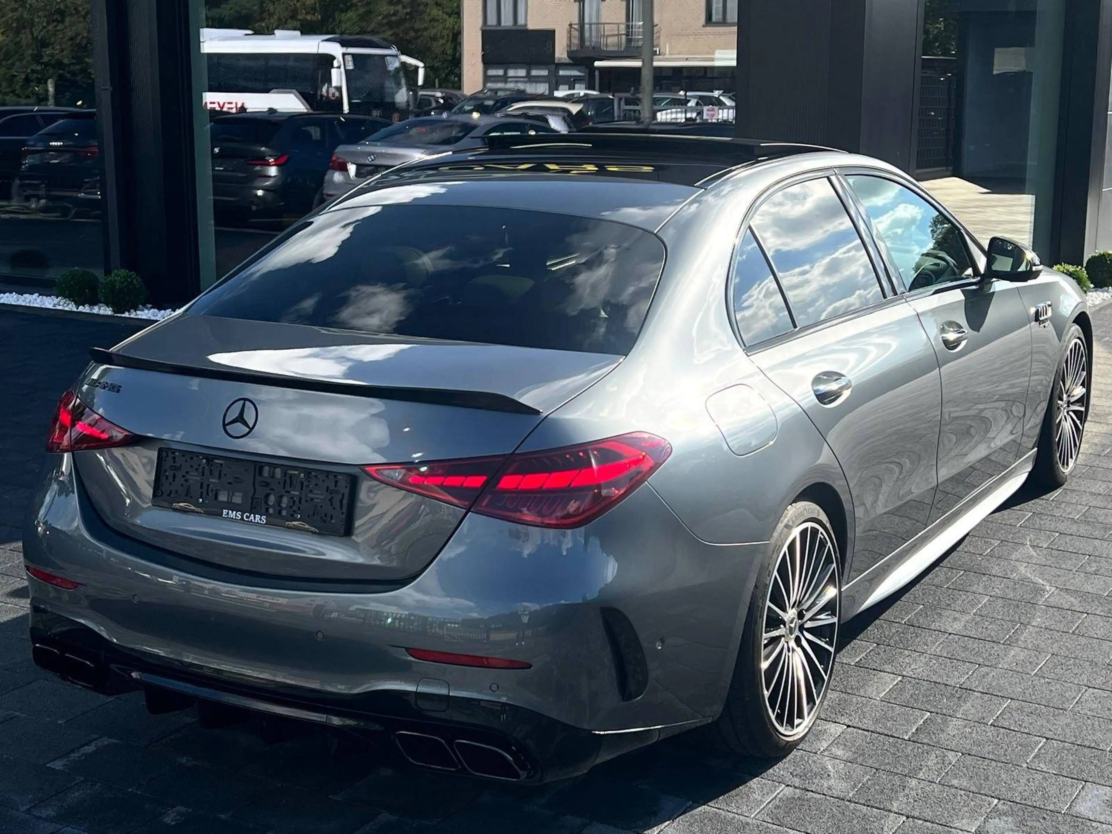 Mercedes-Benz C 180 AMG Line C63 Look- Uitlaatsysteem! Pano- 360°camera- HeadUp- FuLL- Garantie! — photo 4
