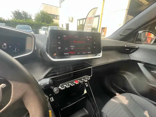 Peugeot 2008 view 12