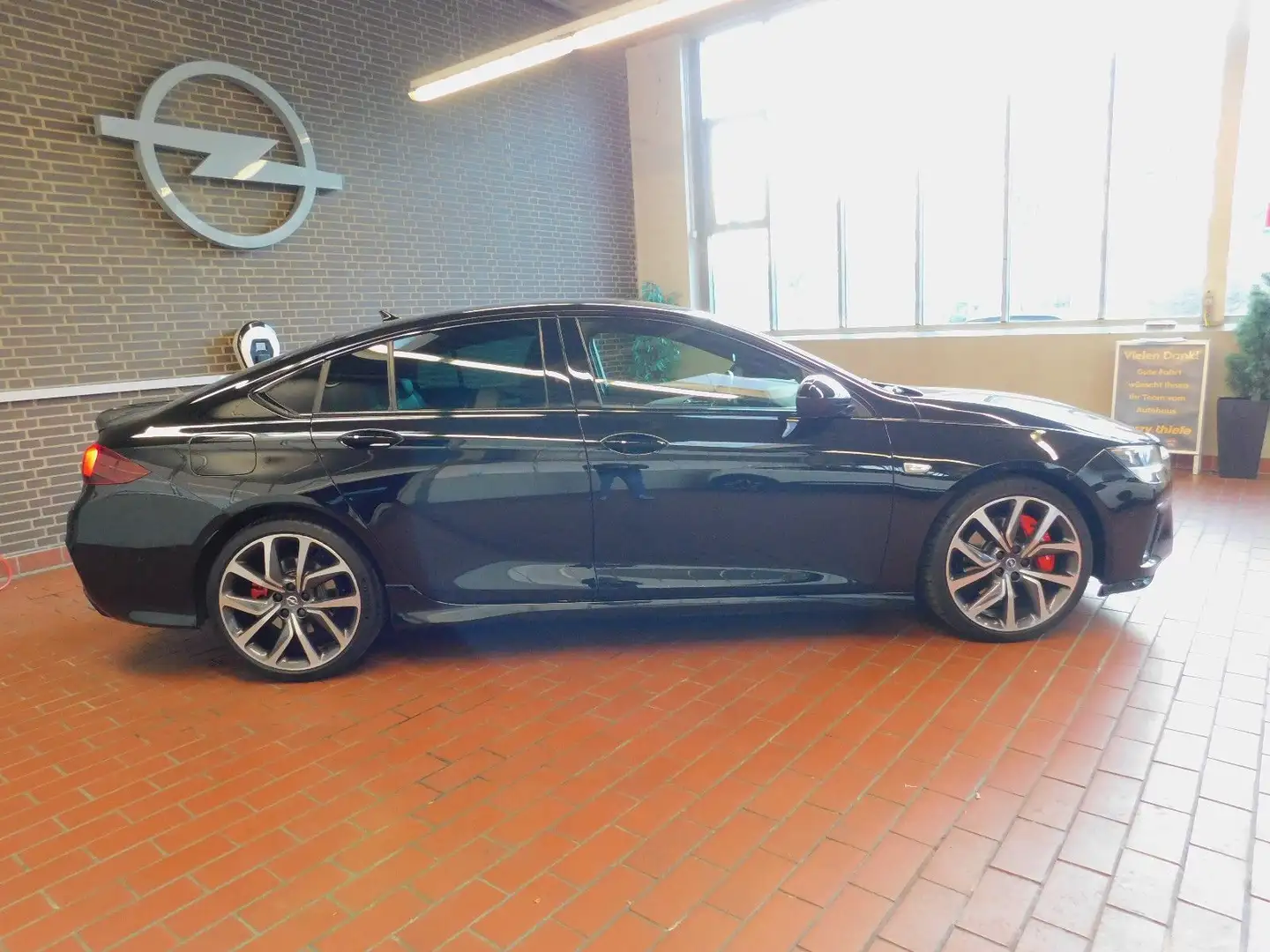Opel Insignia B Grand Sport GSi 4x4-OPC Sitze Schwarz - 2