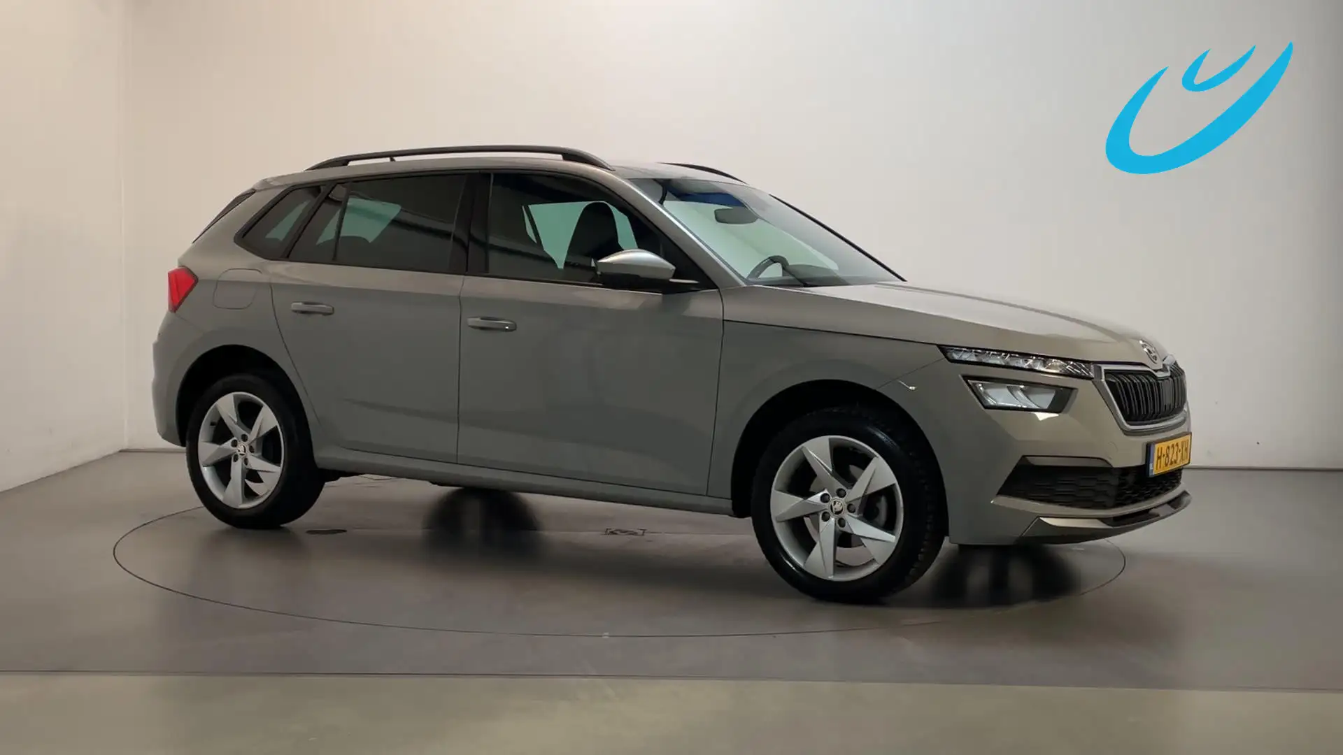 Skoda Kamiq 1.0 TSI 116pk DSG Sport Business Stoelverwarming N Grijs - 1