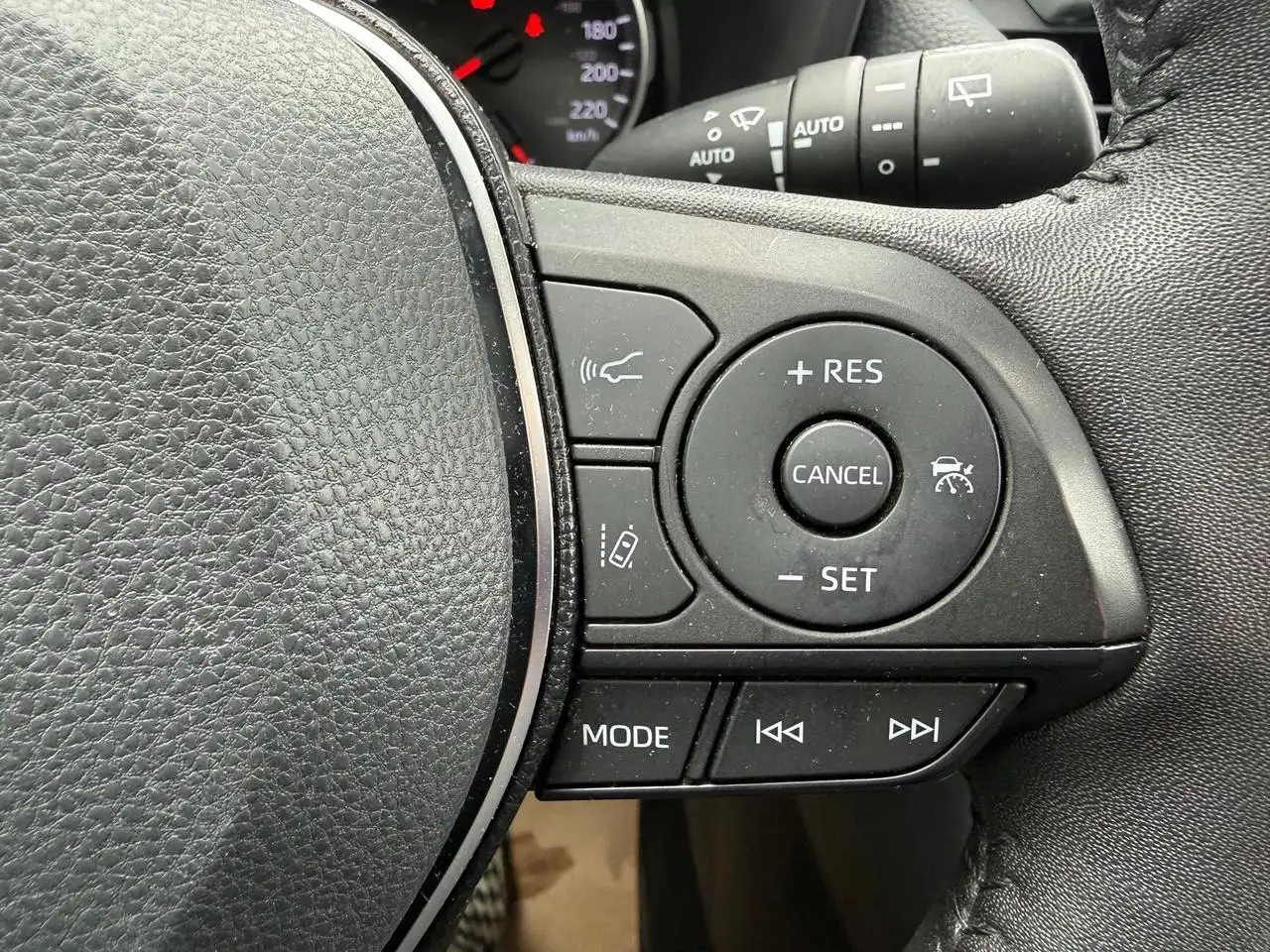 Toyota RAV 4 снимка Toyota RAV 4
