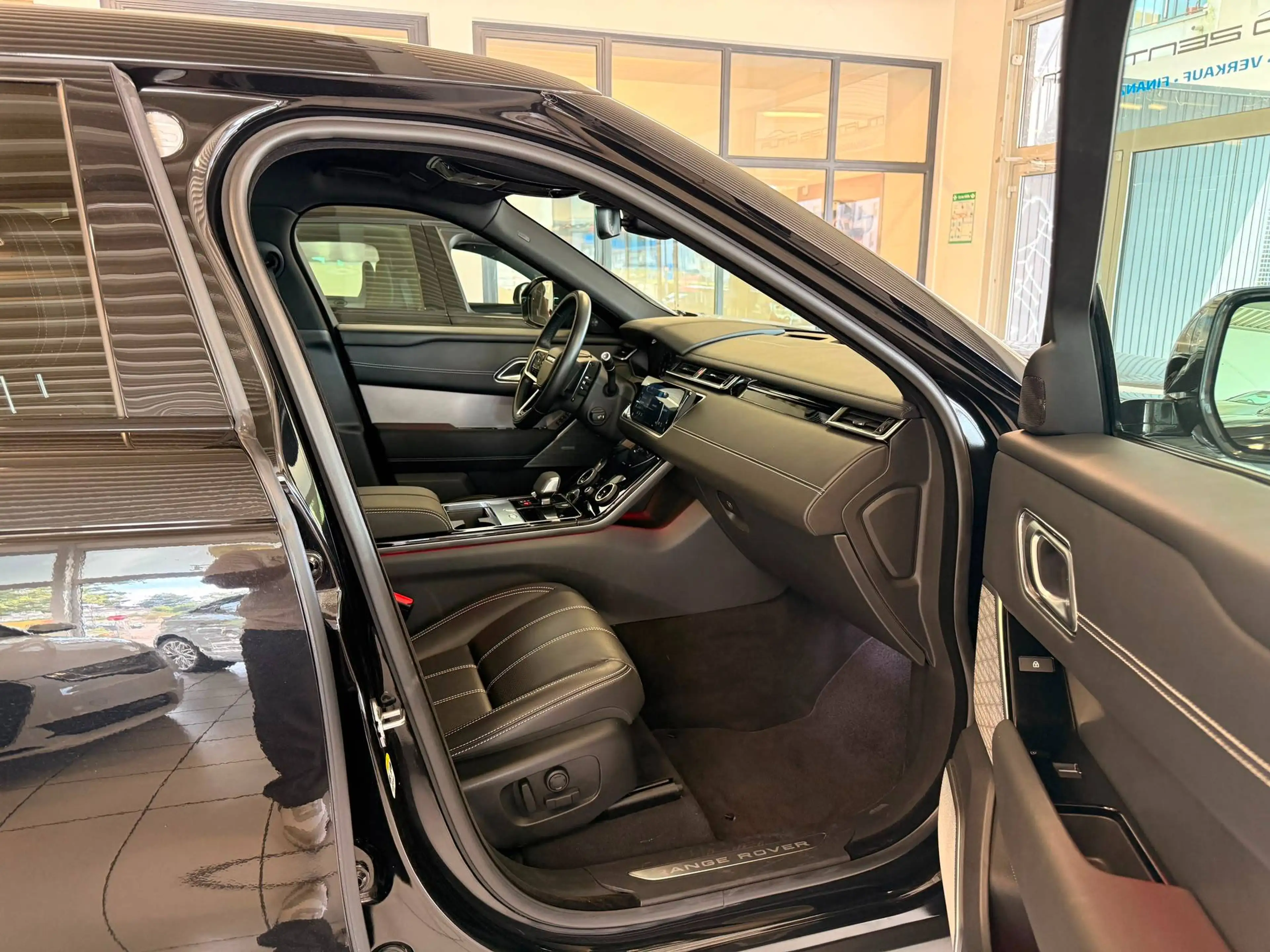Land Rover Range Rover Velar Hybrid/Kamera/Leder/P400e — photo 8