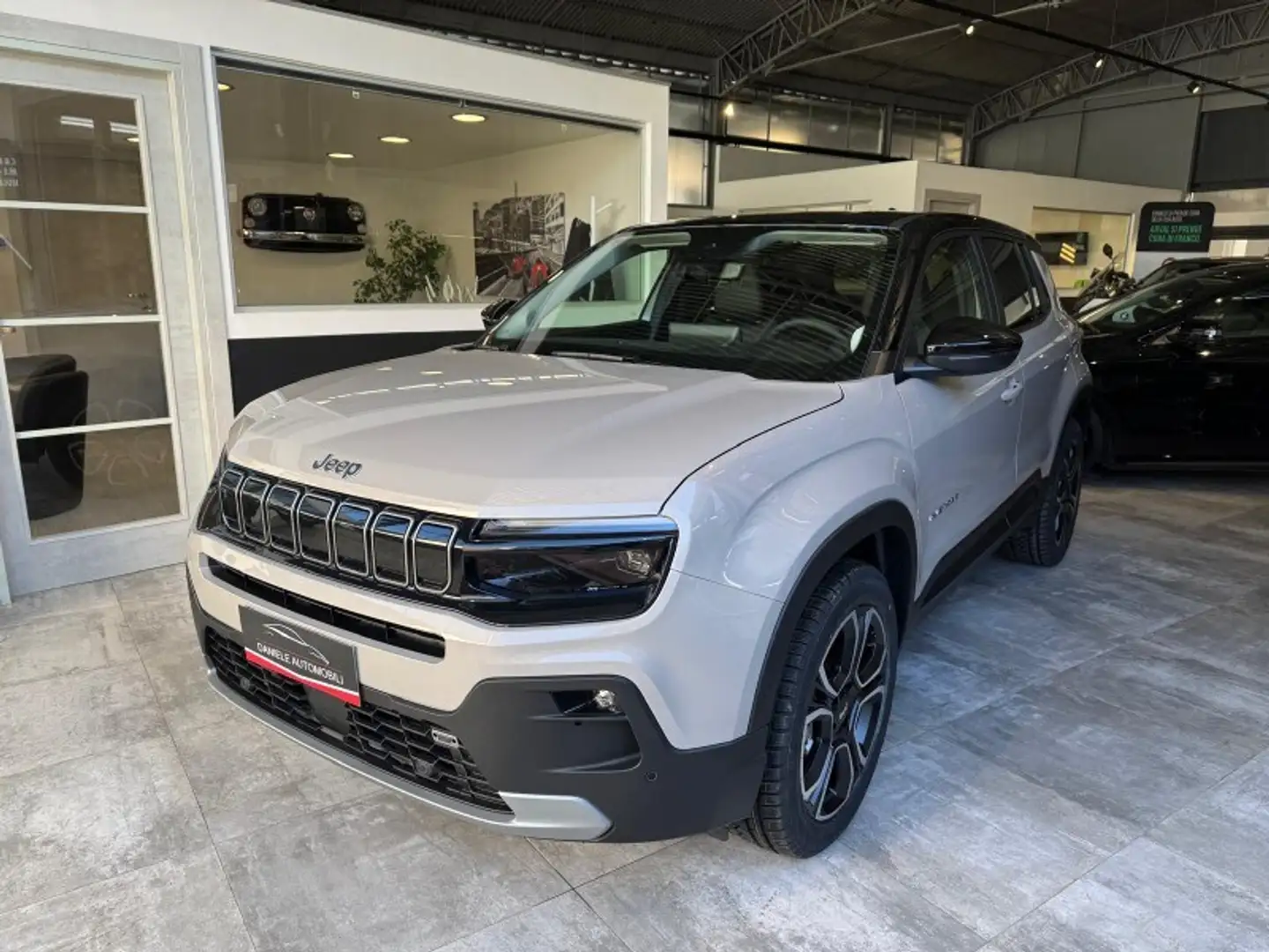 Jeep Avenger Avenger 1.2 Turbo 100 CV MHEV Summit Bej - 1
