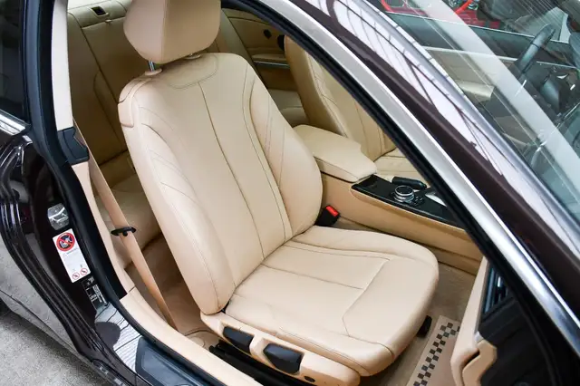 BMW 4 Series view 11