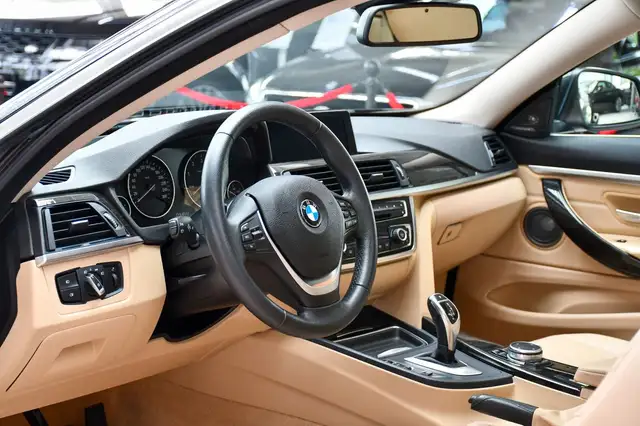 BMW 4 Series view 14
