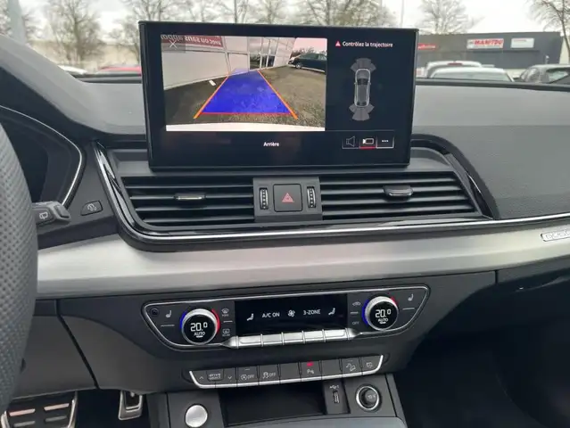 Audi Q5 view 9