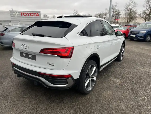 Audi Q5 view 4