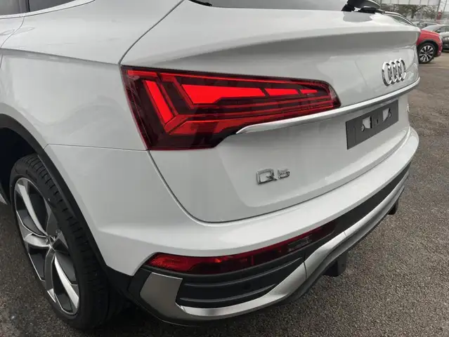 Audi Q5 view 15