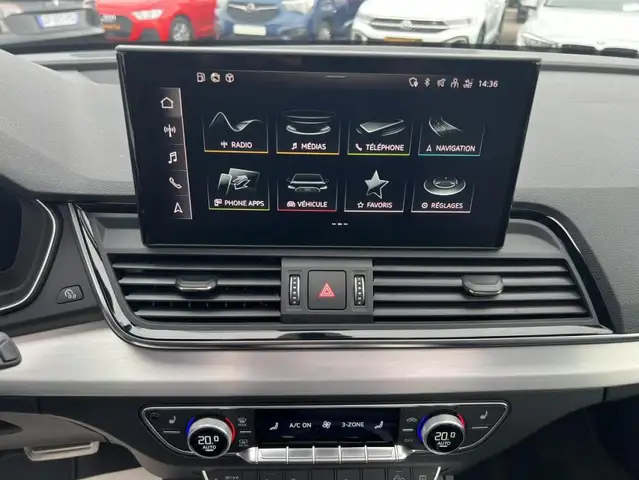 Audi Q5 view 10