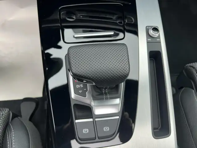 Audi Q5 view 7