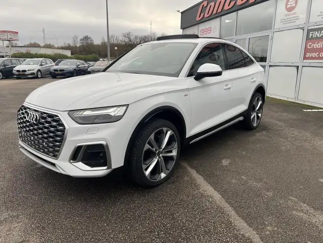 Audi Q5 view 2