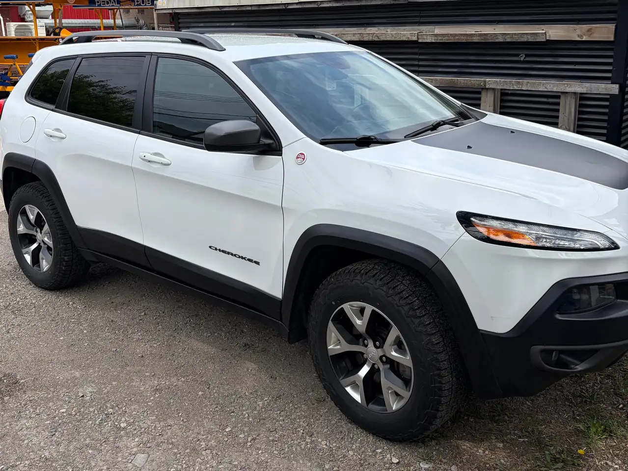 Jeep Cherokee снимка Jeep Cherokee