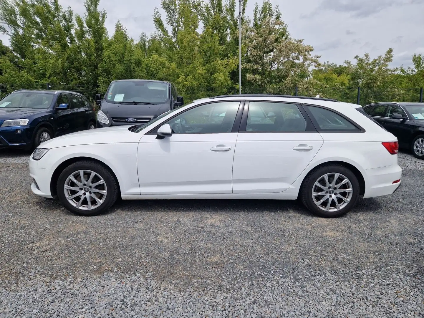 Audi A4 Avant 40 TFSI S-tronic PANO NAVI AHK Weiß - 2