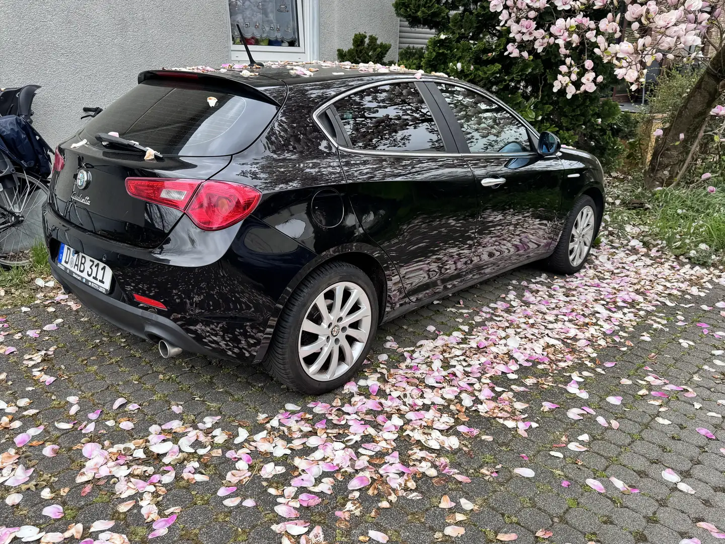 Alfa Romeo Giulietta Turismo Schwarz - 1