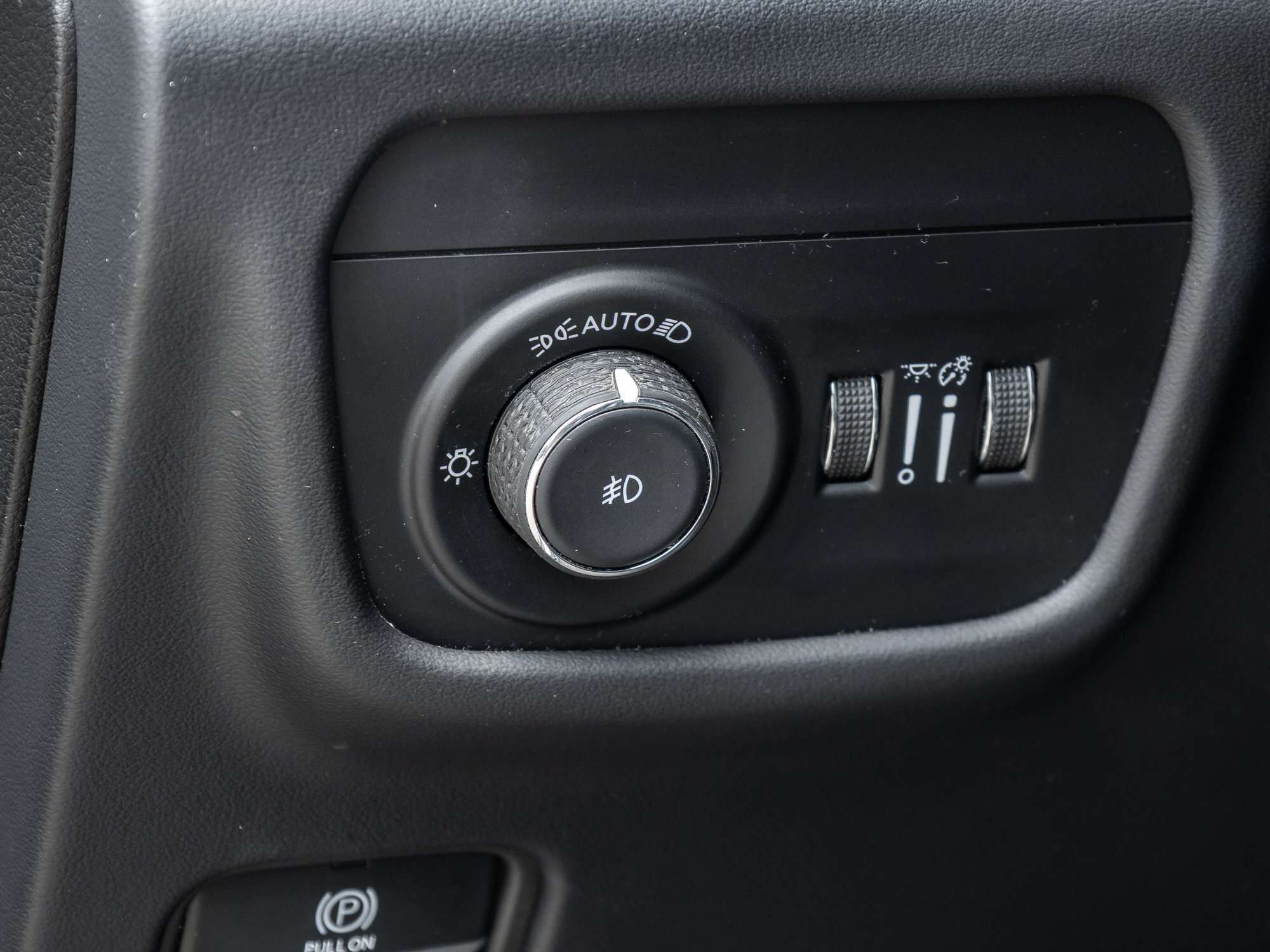 used 2023 Jeep Grand Cherokee car, priced at $39,495