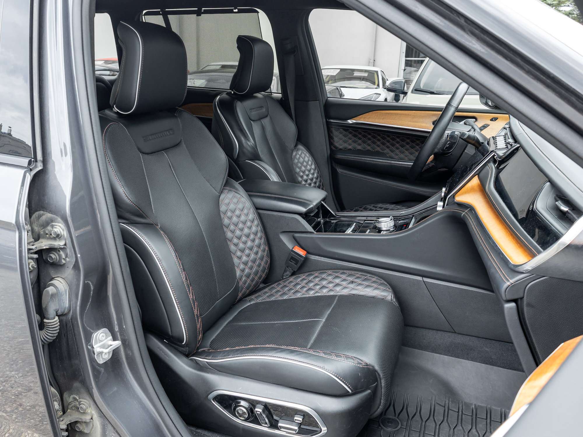 used 2023 Jeep Grand Cherokee car, priced at $39,495