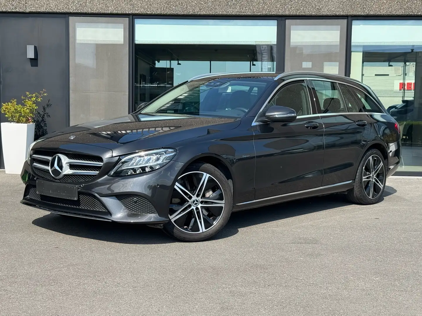 Mercedes-Benz C 300 e EQ Power Avantgarde **AUTOMAAT** PLUG IN HYBRIDE Gris - 1