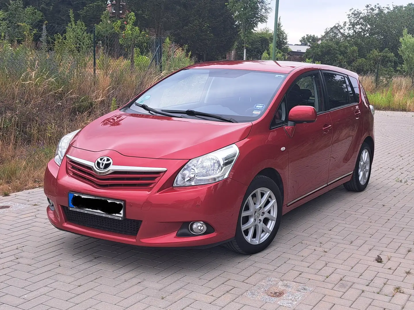Toyota Verso Verso1.8Travel/AHK/NAVI/8Fachbereift/TÜVneu Rouge - 1