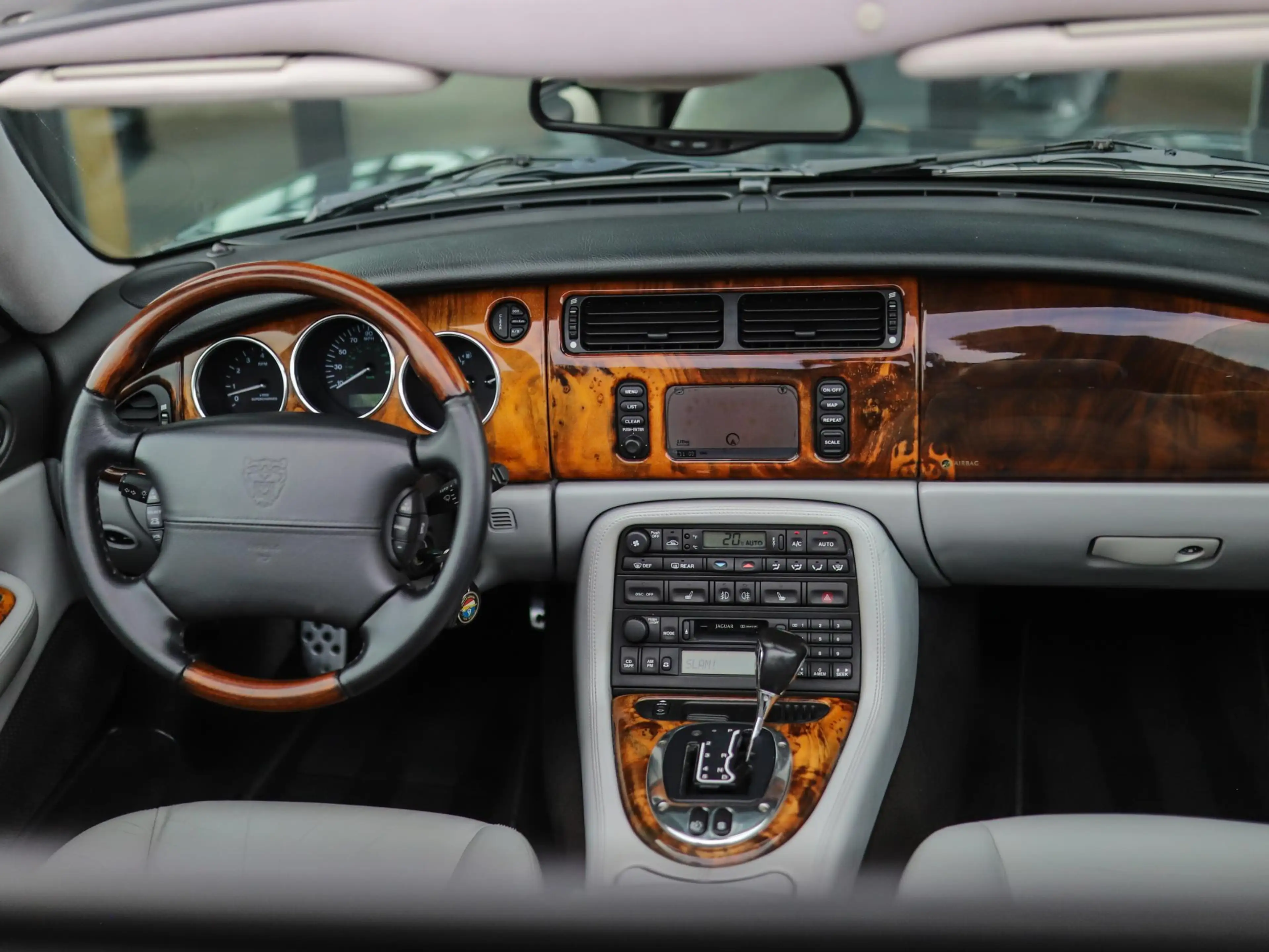 Jaguar XKR 4.2 V8 Convertible | Alpine Sound | Memory | Leder — photo 3