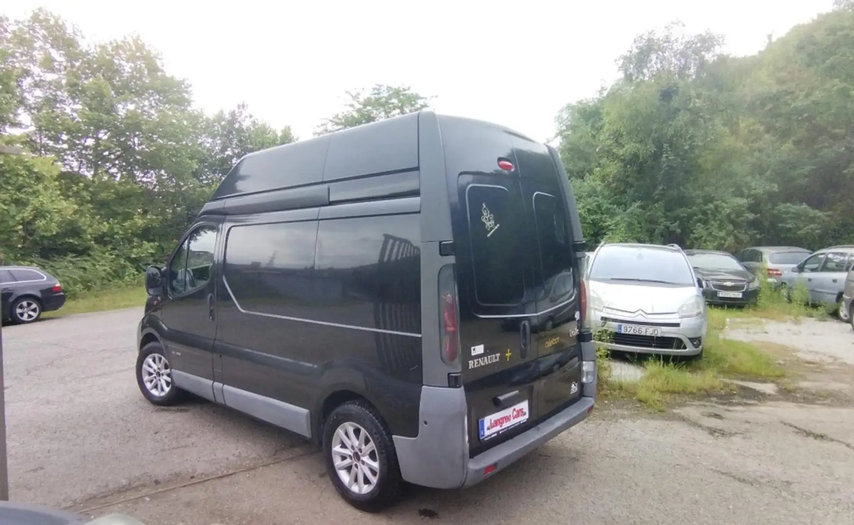 Renault Trafic 1.9DCi Furgón 29 C Sobreelevado 100 Negro - 2
