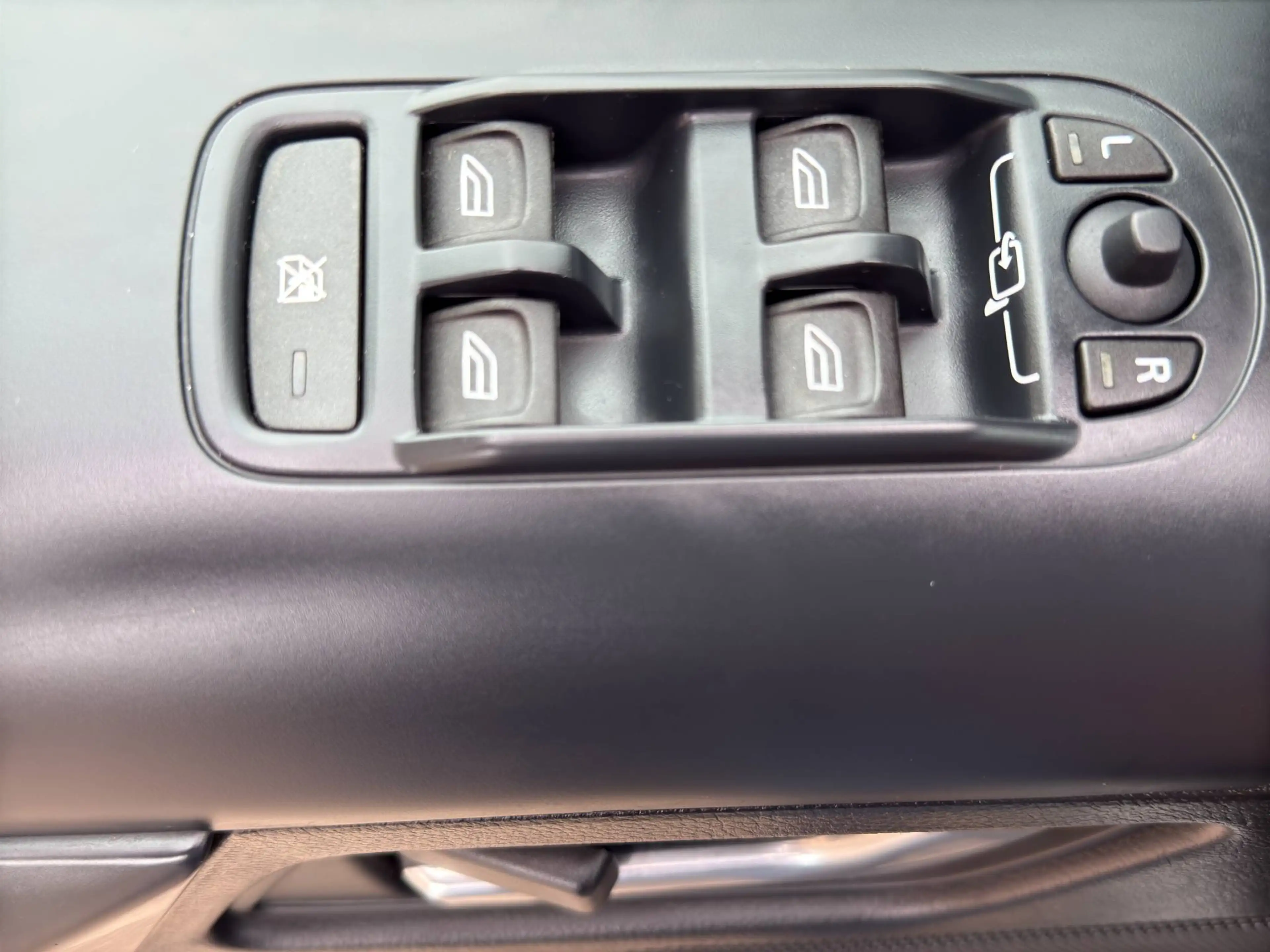 Land Rover Freelander HSE SD4 — photo 11