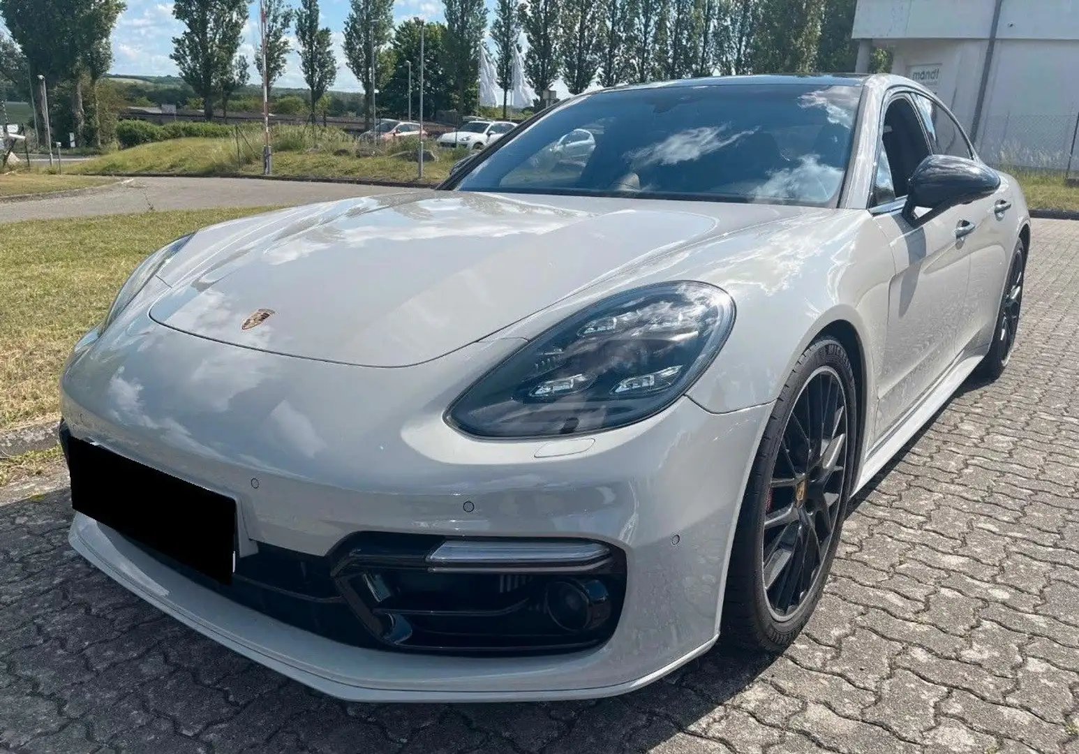 Porsche Panamera Turbo *BURMESTER* SPORT CHRONO* PANO* Grau - 1