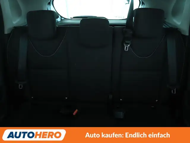 Renault Clio view 15