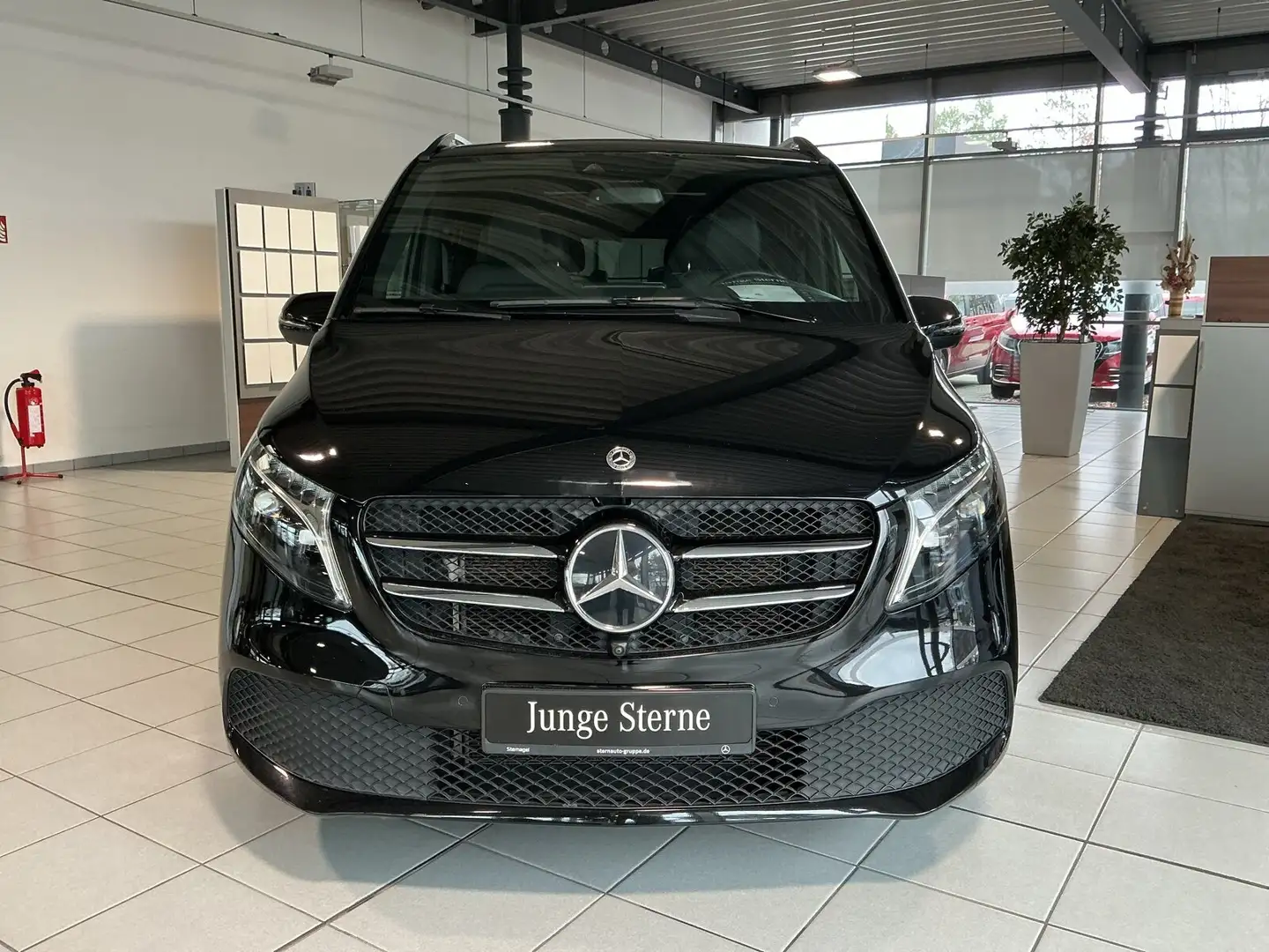 Mercedes-Benz V 300 V 300 d AVANTGARDE EDITION Lang SHD/Distronic Navi Schwarz - 2