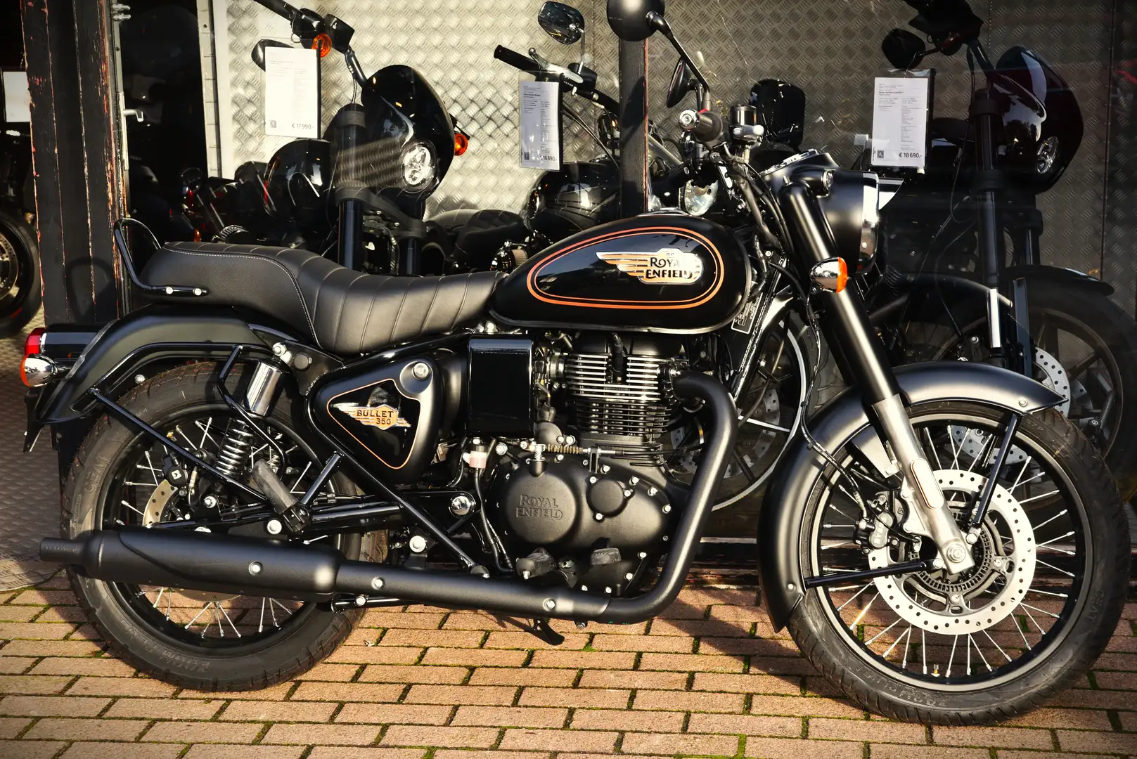 Royal Enfield Bullet 350 (TVAC) ***MOTO VERTE*** Noir - 2