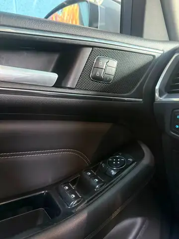 Ford Galaxy view 9