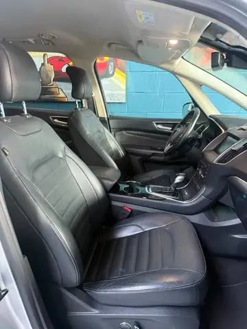 Ford Galaxy view 10
