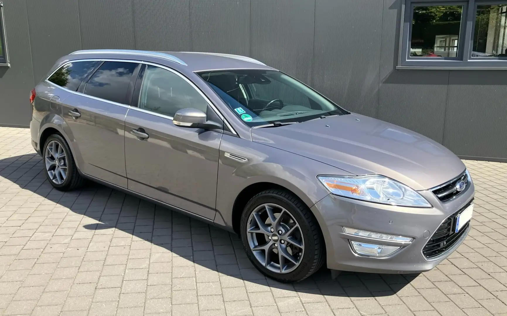 Ford Mondeo Mondeo Turnier 2.0 TDCi Business Edition Brun - 1