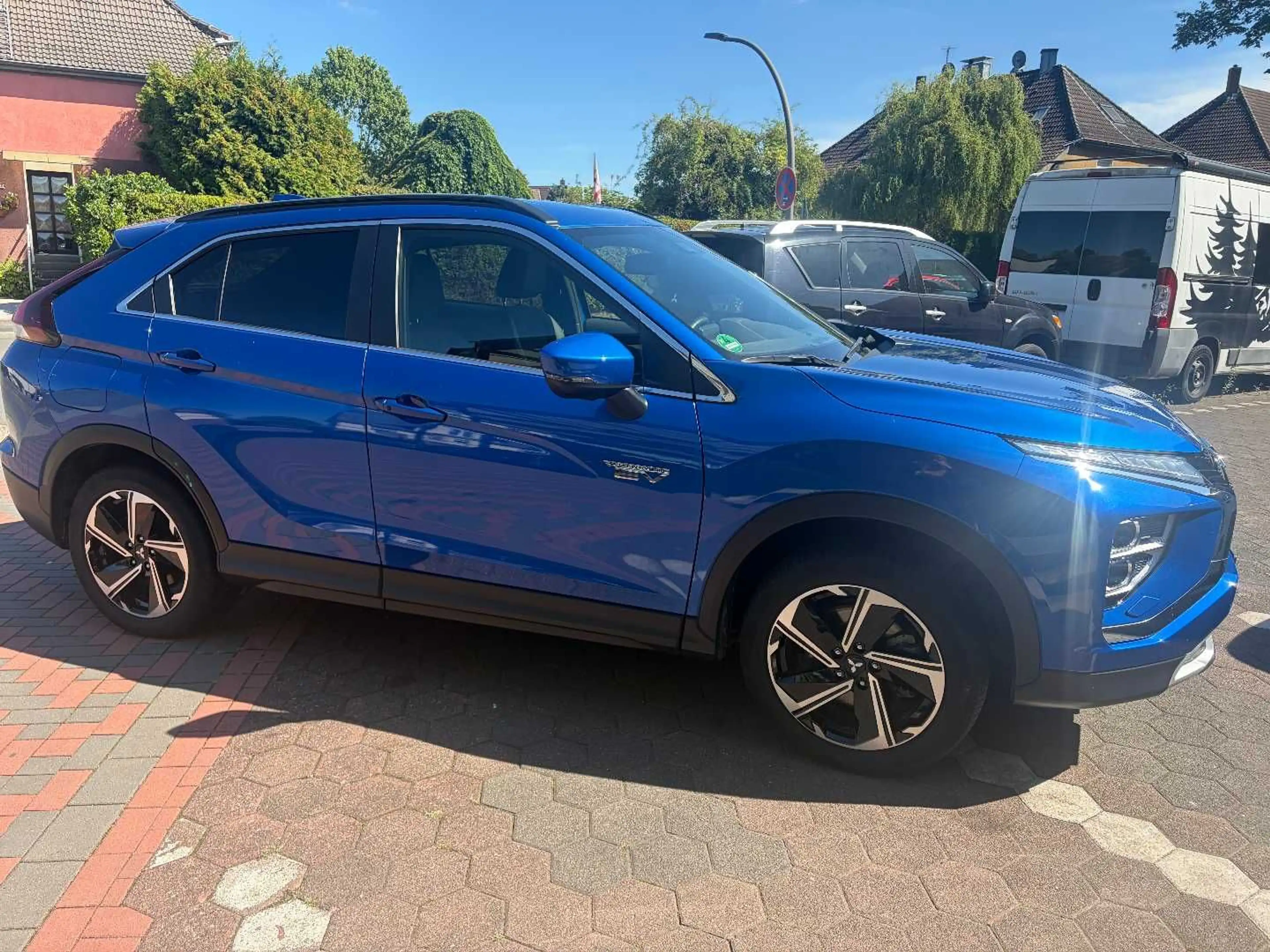 Mitsubishi Eclipse Cross PHEV Plus Intro Edition 4WD AHK — photo 2