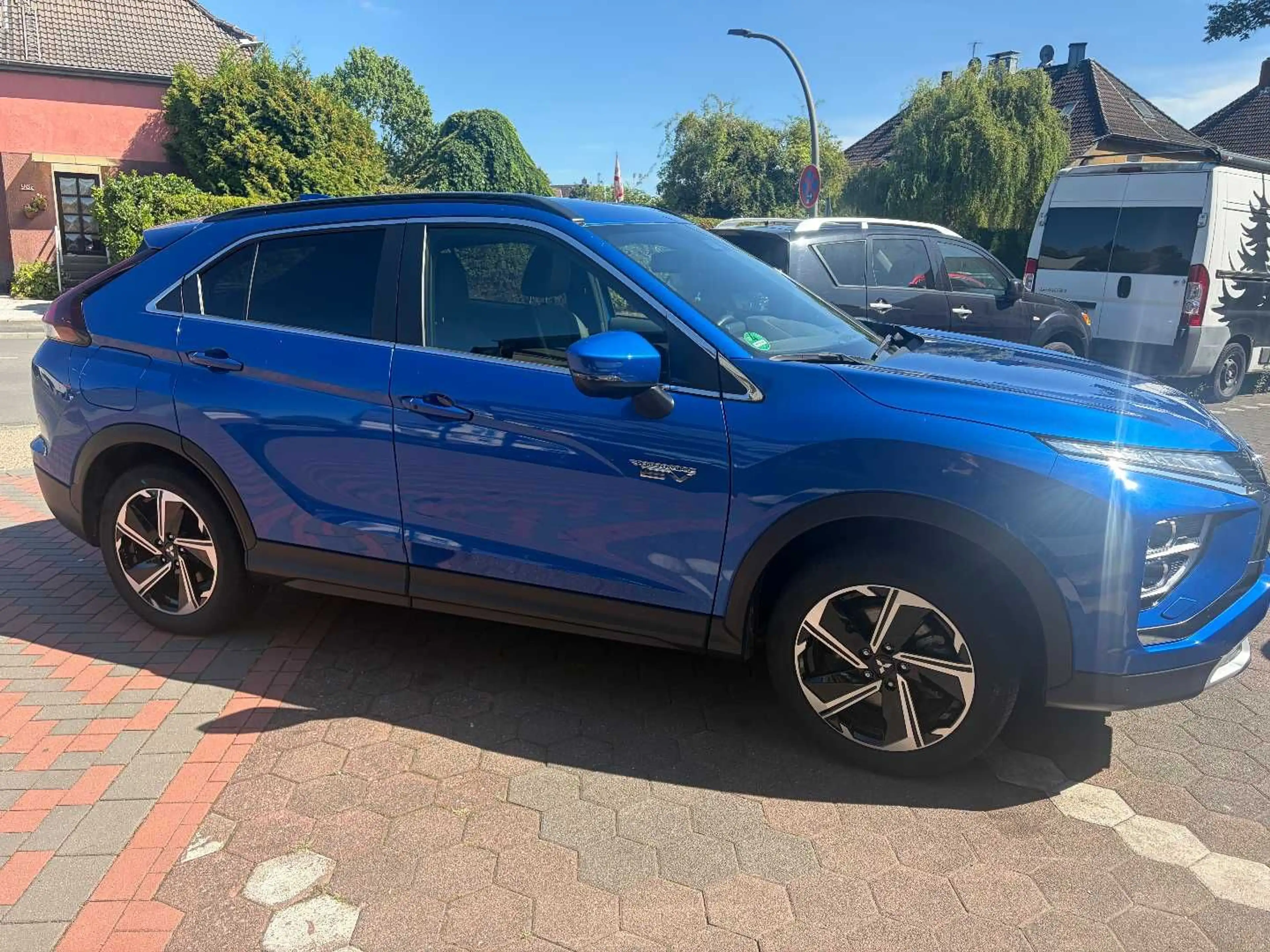 Mitsubishi Eclipse Cross PHEV Plus Intro Edition 4WD AHK — photo 3