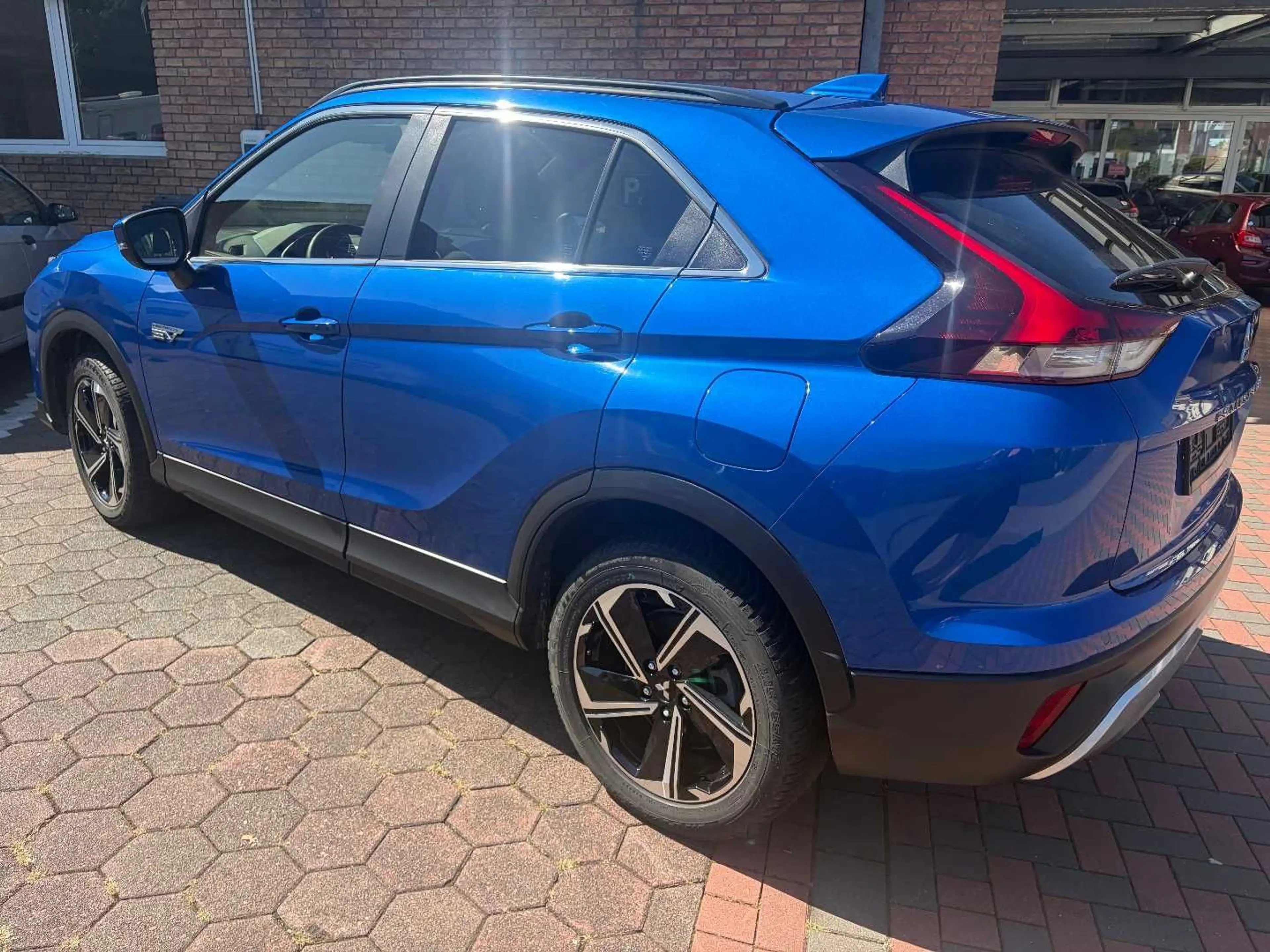 Mitsubishi Eclipse Cross PHEV Plus Intro Edition 4WD AHK — photo 9