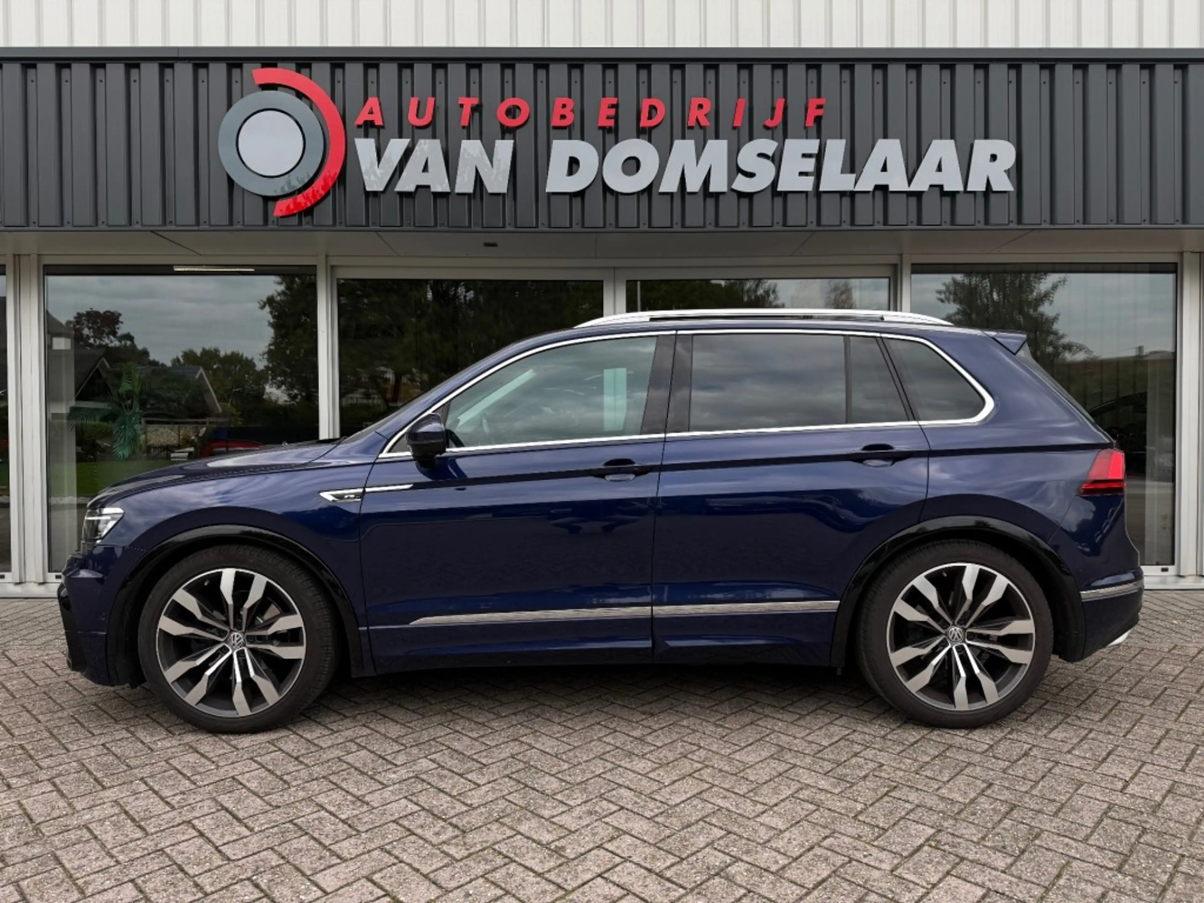 Volkswagen Tiguan 2.0 TSI 4Motion Highline 220PK - R Line ext. Pano — photo 6