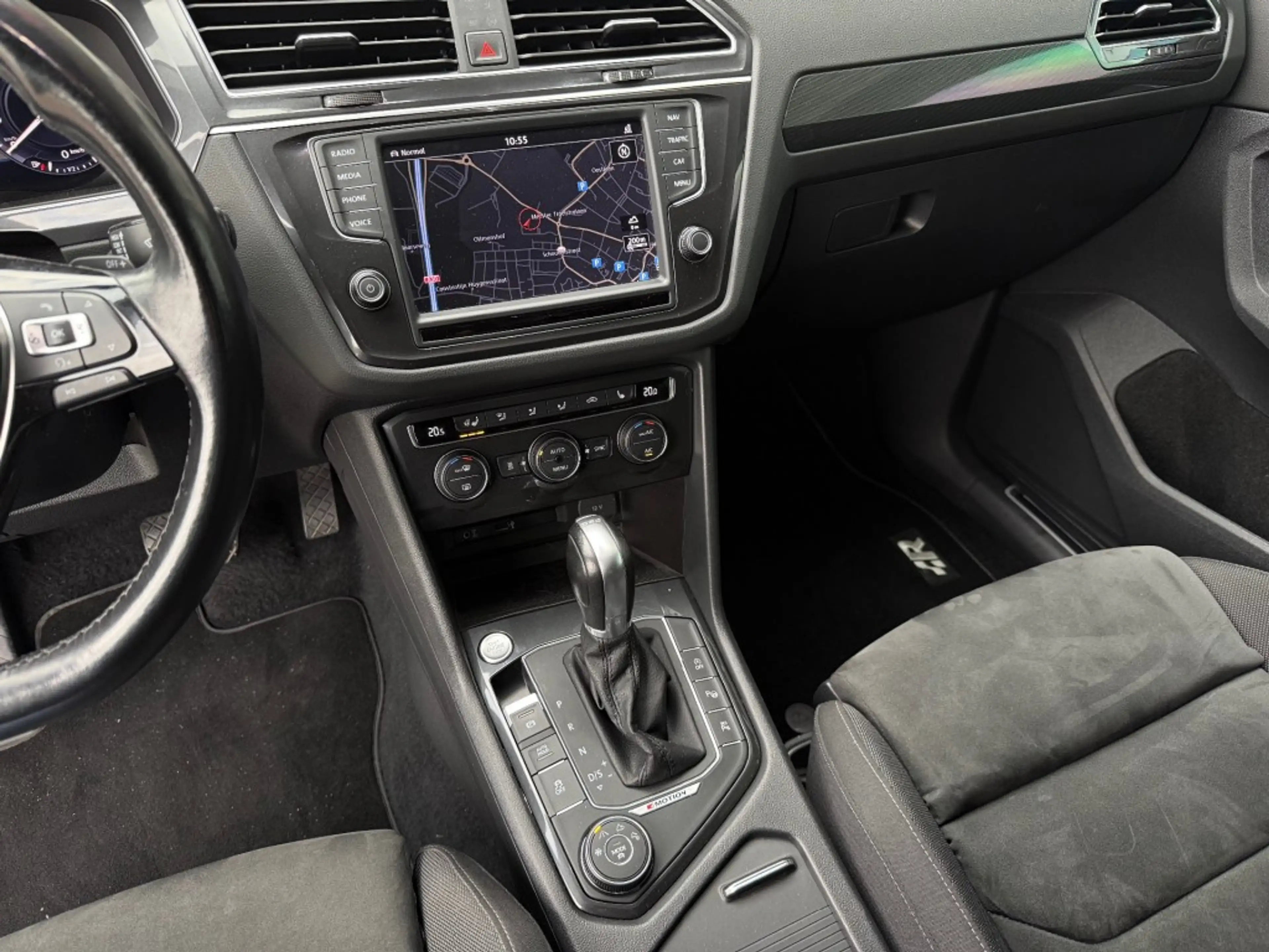 Volkswagen Tiguan 2.0 TSI 4Motion Highline 220PK - R Line ext. Pano — photo 10