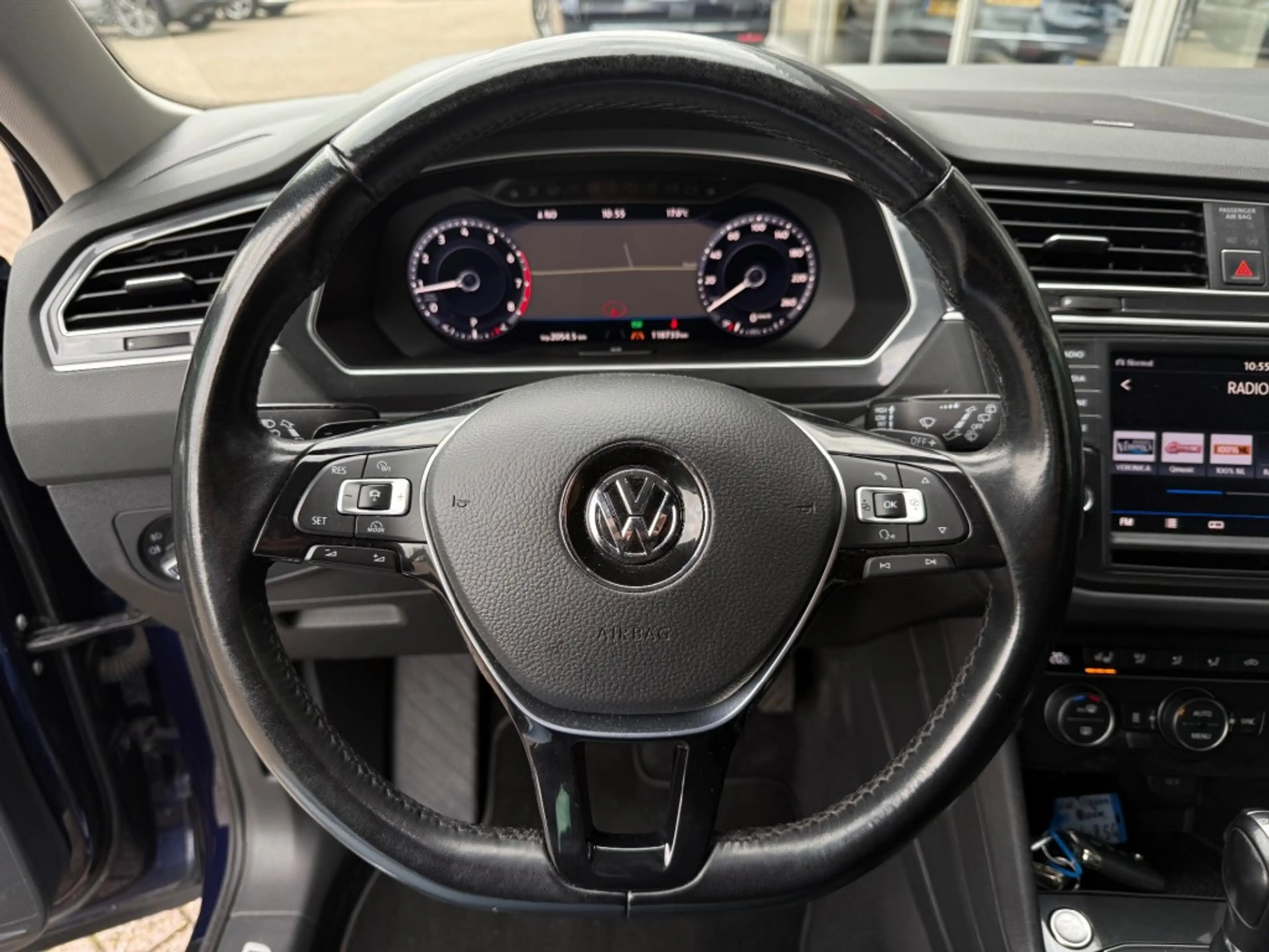 Volkswagen Tiguan 2.0 TSI 4Motion Highline 220PK - R Line ext. Pano — photo 9