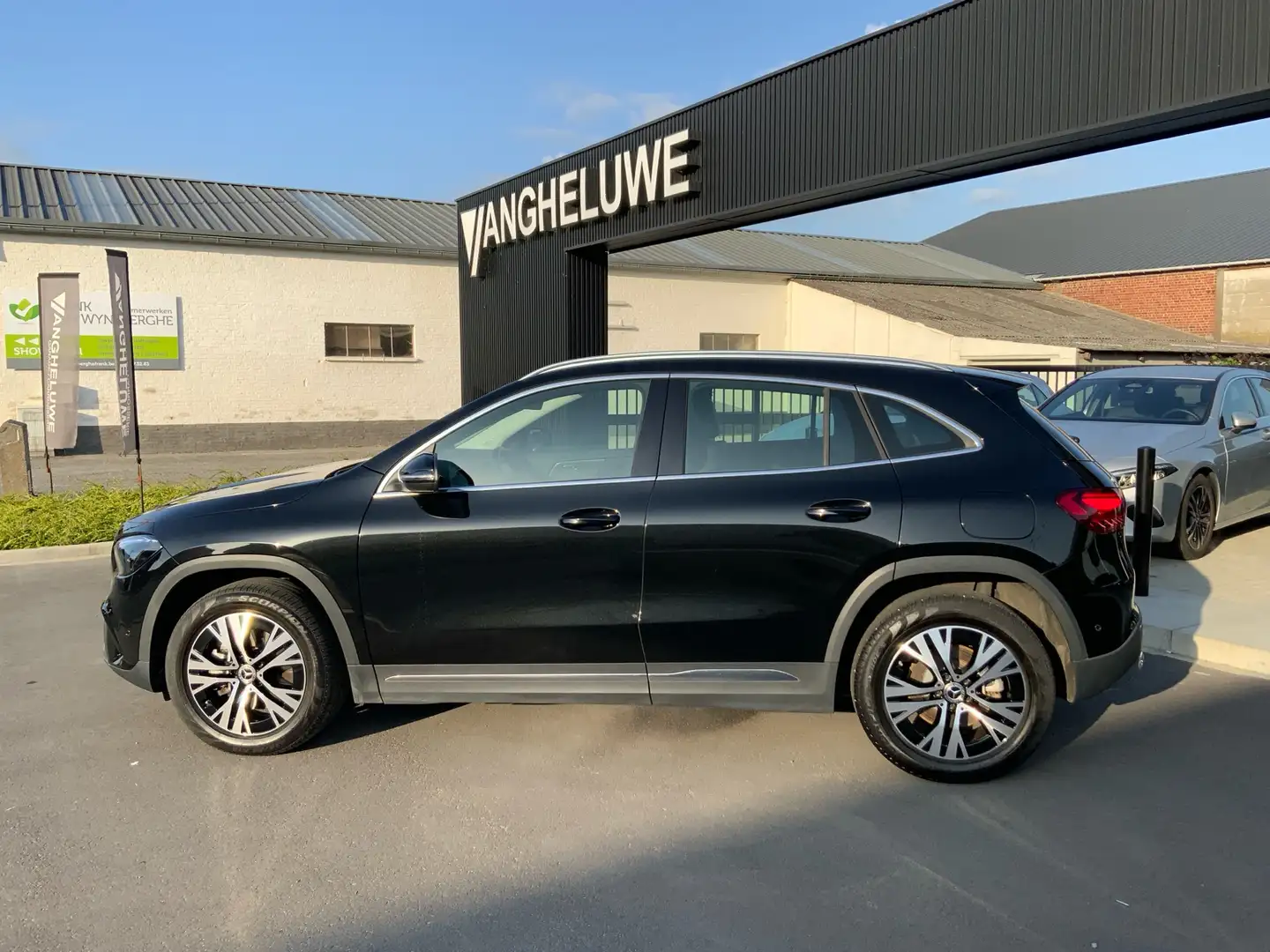 Mercedes-Benz GLA 250 e progressive Luxury Line  hybride face lift Noir - 1