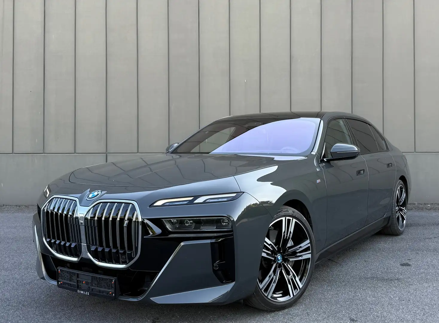 BMW i7 xDrive60 M Sport INDIV | DRIVE+PARK PRO | TREKHK.. Gris - 1