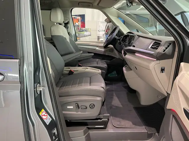 Volkswagen Multivan view 10