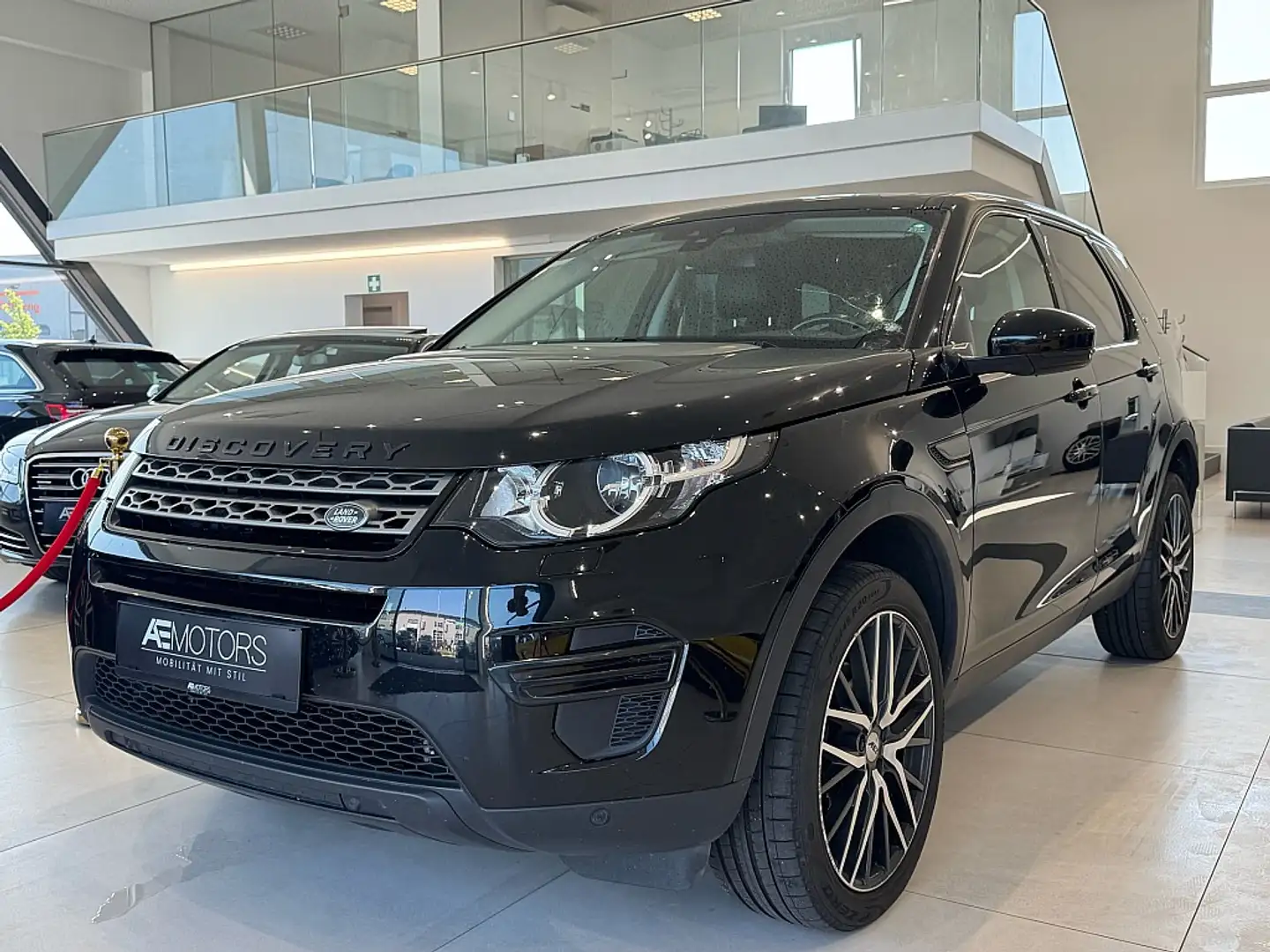 Land Rover Discovery Sport 2,0 TD4 4WD HSE // KREDIT // GARANTIE //100TKM // Schwarz - 1