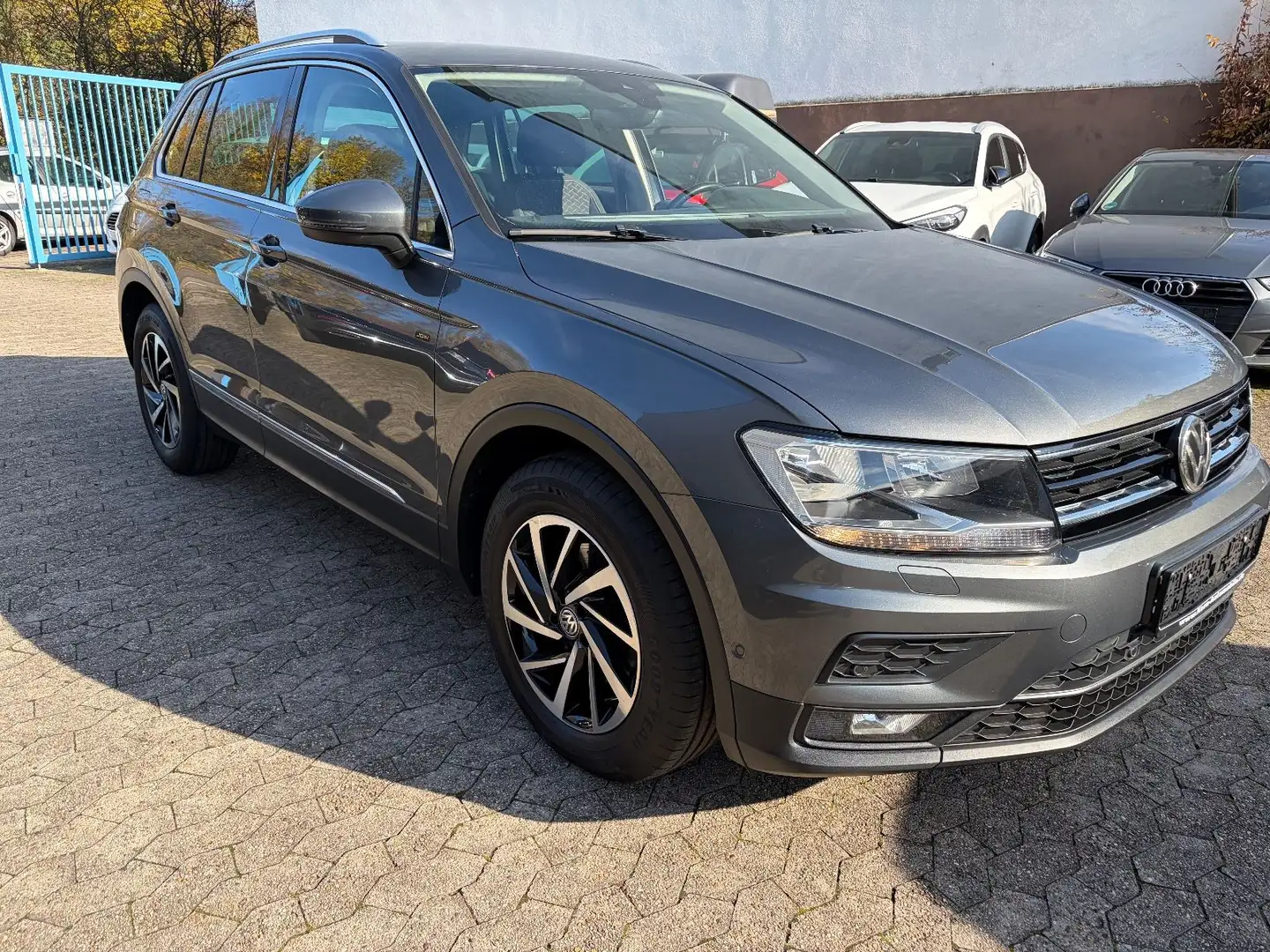 Volkswagen Tiguan Kamera/Navi/Sitzhzg/PDC/AHK/DigCockpit Gris - 2
