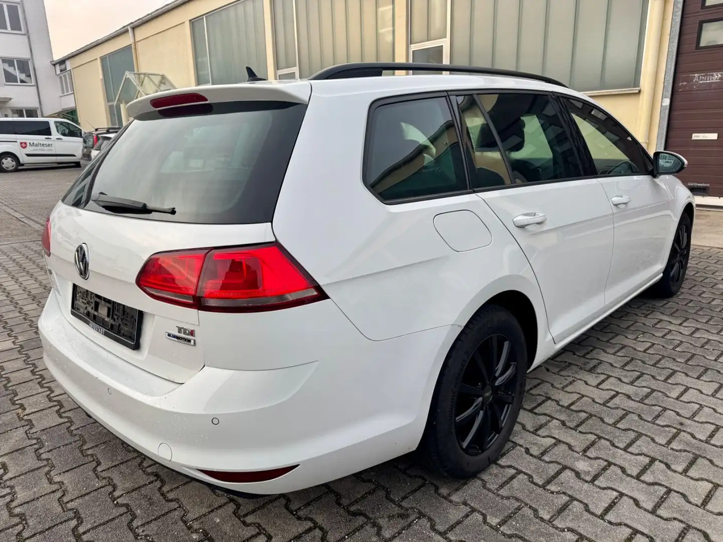 Volkswagen Golf VII Variant Comfort BMT°NAVI°AHK°STANDHZG.° Weiß - 2