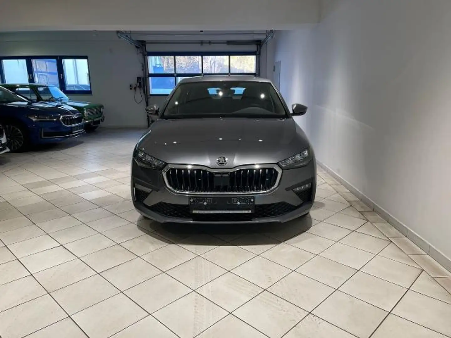 Skoda Scala 1.0TSI 5J.Garantie SHZ APP 2-Zonen Klimaautomatik Grau - 2