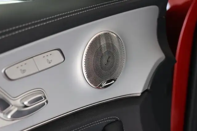Mercedes-Benz 220 view 10