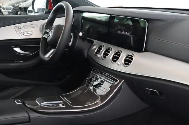Mercedes-Benz 220 view 15