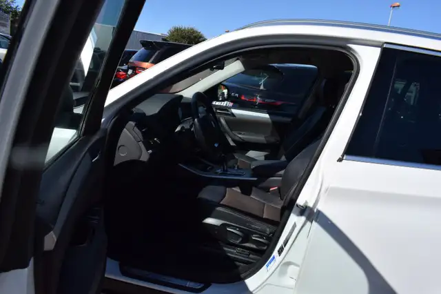 BMW X3 view 5